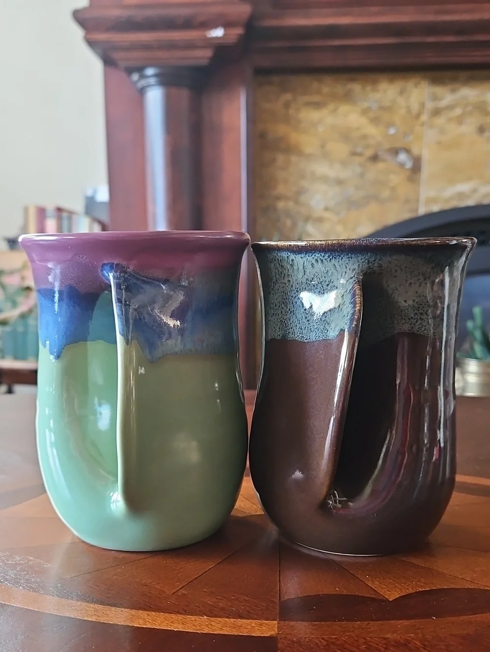 2 VTG Signed Neher Clay In Motion Handwarmer Snug Mugs Stoneware Right & Left